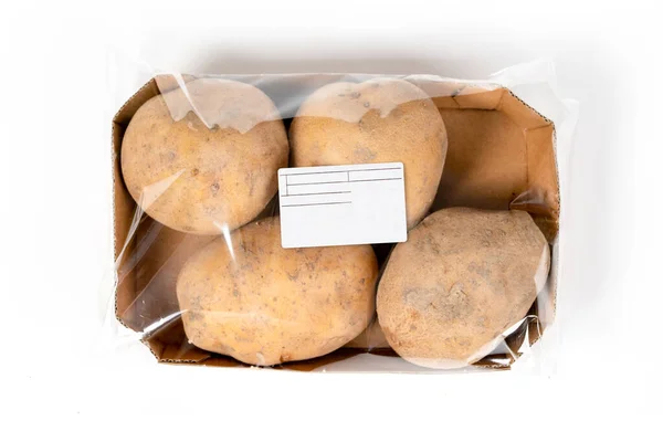 Patatas Recién Cosechadas Envase Etiquetado Sobre Fondo Blanco —  Fotos de Stock