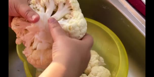 Cook Portioning Cauliflower Freshly Bought Market — Stock Video
