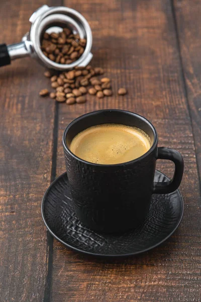 Relaxační Americano Káva Černém Porcelánovém Šálku Dřevěném Stole — Stock fotografie