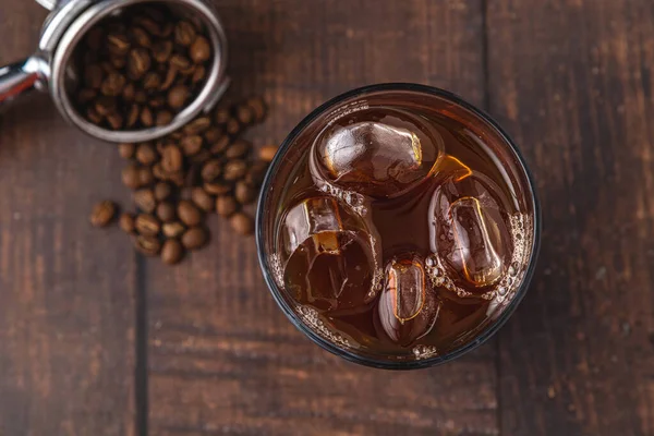 Uma Xícara Café Americano Gelado Com Cubos Gelo Colocados Uma — Fotografia de Stock