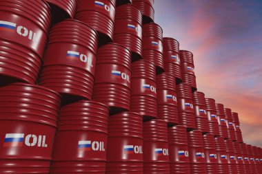 Üzerinde Rusya bayrağı ve petrol yazılı kırmızı metal petrol varilleri