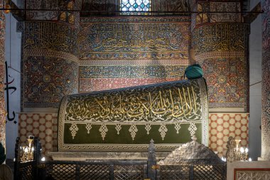 Konya, Türkiye - 15 Nisan 2022: Mevlana Müzesi ve Konya Türkiye 'deki Mevlana Mezarı