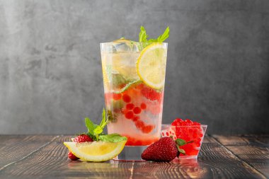 Çayın ferahlatıcı mojito çilekli ve bobalı.