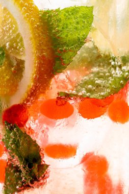 Çayın ferahlatıcı mojito çilekli ve bobalı.