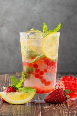 Çayın ferahlatıcı mojito çilekli ve bobalı.