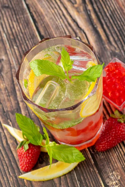 Çayın ferahlatıcı mojito çilekli ve bobalı.