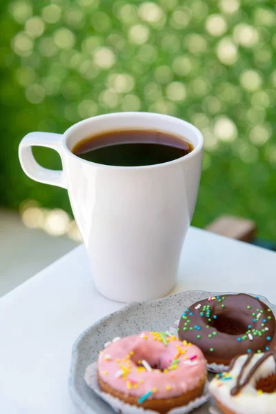 Avkopplande Americano Kaffe Vit Porslin Kopp Stenbord — Stockfoto