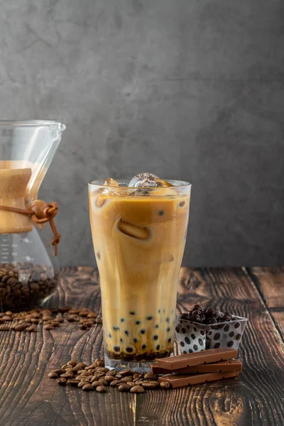 Bubble Teh Dengan Kopi Dan Coklat Dalam Cangkir Kaca Pada — Stok Foto