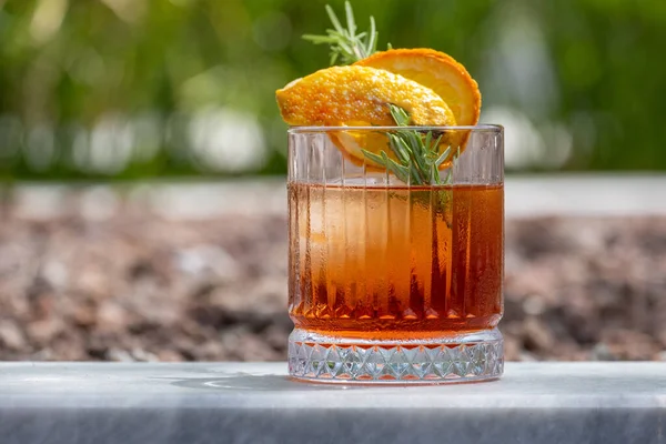 Refreshing Fruity Alcoholic Summer Cocktail Dark Background — Fotografia de Stock