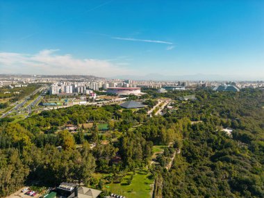 Antalya Stadyumu ve Cam Piramitle Konyaalti 'nin hava görüntüsü
