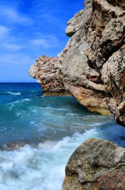 Deniz ve büyük taşlar, deniz manzara
