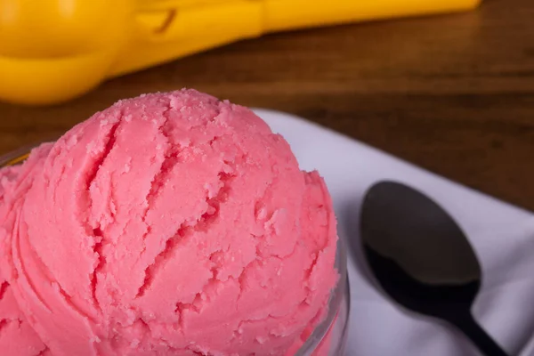 Strawberry Flavored Ice Cream Scoop White Background — Stock Photo, Image