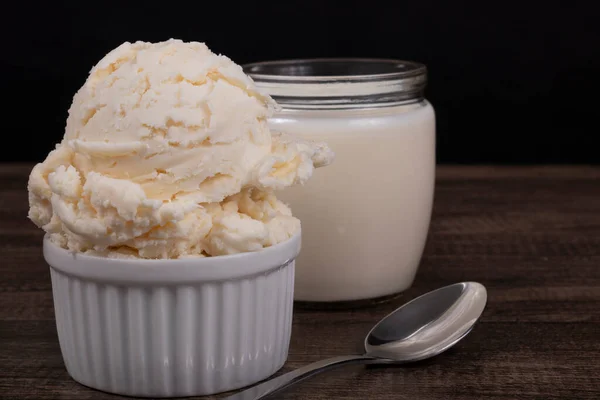Tasty White Cream Flavored Ice Cream Served White Pot Spoon — Foto Stock