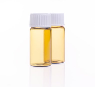 iki cam kavanozların kapakları ile