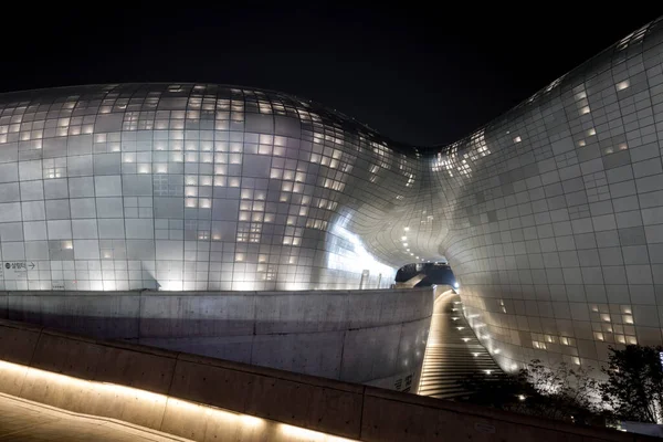 Сеул Південна Корея Лютого 2018 Dongdaemun Design Plaza Вночі — стокове фото