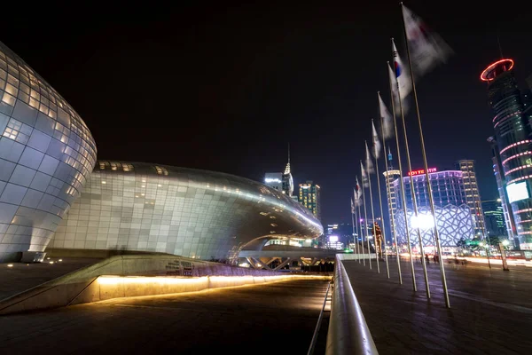 Seul, Güney Kore - 27 Şubat 2018: Dongdaemun Tasarım Plaza