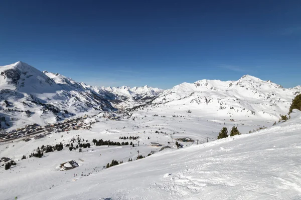 Panoramisch Uitzicht Het Oostenrijkse Skigebied Obertauen Tegen Blauwe Lucht — Stockfoto