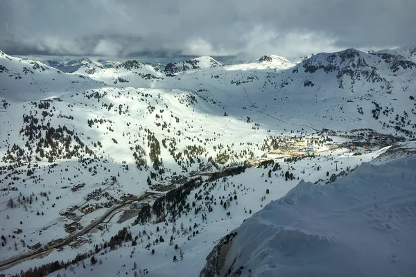 Panoramautsikt Över Österrikiska Skidområdet Obertauen Mot Molnig Himmel — Stockfoto