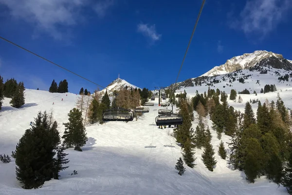 Domaine Skiable Autrichien Obertauern Depuis Télésiège Contre Ciel Bleu — Photo