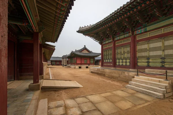 Κτίριο Στο Παλάτι Gyeongbokgung Σεούλ Νότια Κορέα Ενάντια Στον Ουρανό — Φωτογραφία Αρχείου