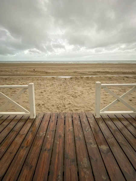 Szcenírozott Kilátás Egy Terasz Strand Kunyhó Északi Tengeri Strand Egy — Stock Fotó