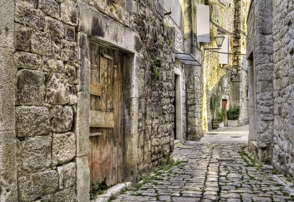 クロアチアの中世の路地. — ストック写真