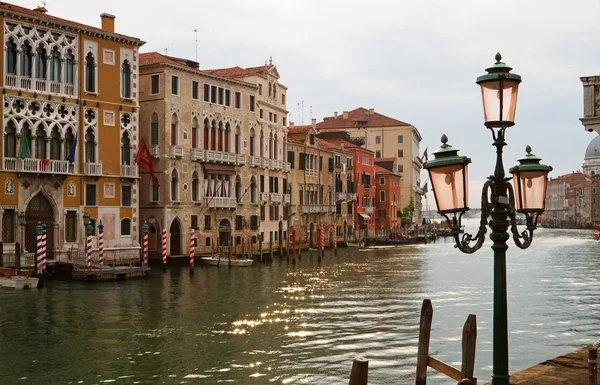 Venedik canal sabah ışık. — Stok fotoğraf