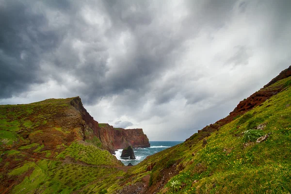 Madeira Landschaft und Ozean. — Stockfoto