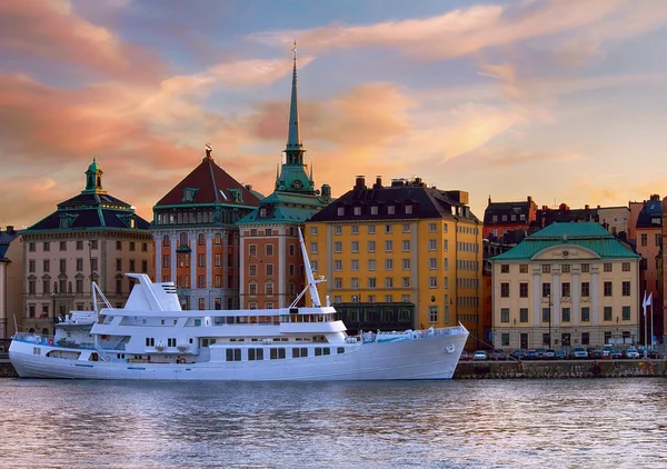 Waterfront in Stockholm Gamla stan. — Stockfoto