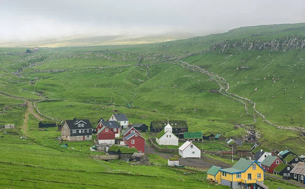 Idyllisches Dorf Auf Den Grünen Färöer Inseln — Stockfoto