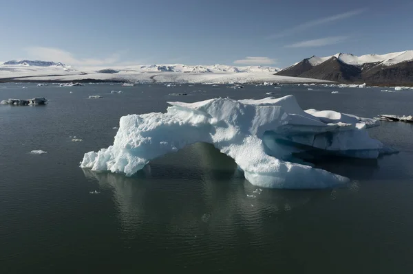 Iceberg Bleu Flottant Dessus Lac Des Glaciers — Photo