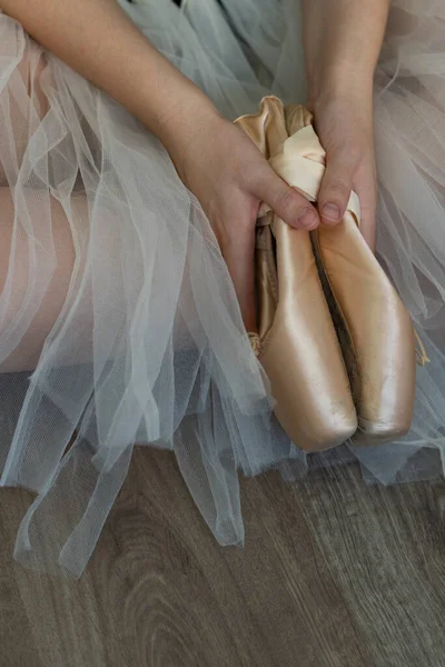 Nogi Dziewczyny Taniec Balet Tiulu Spódnica Różowe Buty — Zdjęcie stockowe