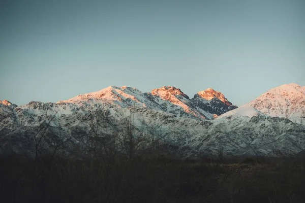 阿根廷黄金时段的安第斯山脉场景 — 图库照片