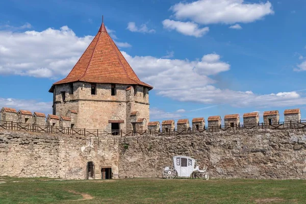 ベンダー要塞 モルドバの要塞の城壁と塔 — ストック写真