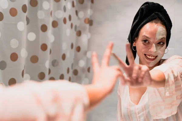 Smiling Girl Having Skin Care Spa Day Home — Foto Stock