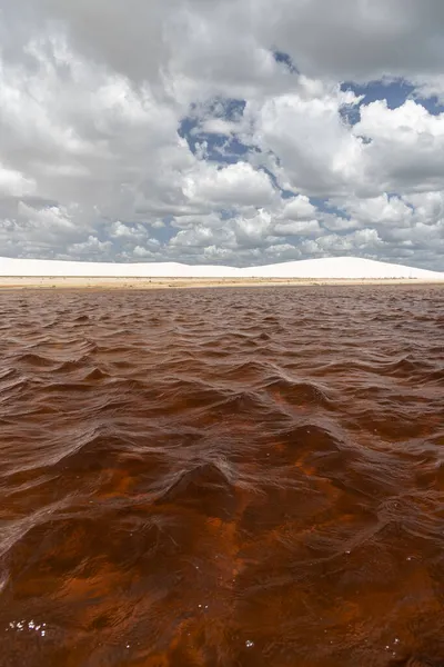 Piękny Widok Rzekę Alegre Pomarańczową Wodą Lenois Maranhenses Stan Maranhao — Zdjęcie stockowe