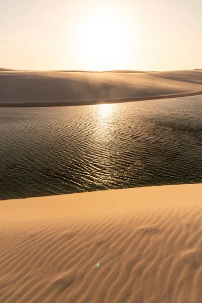 Vacker Solnedgång Utsikt Över Regnvatten Lagun Sanddyner Lenois Maranhenses Maranhao — Stockfoto