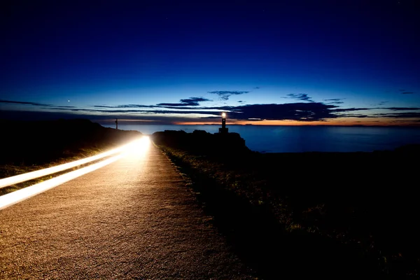 Trail Van Auto Lichten Bij Punta Nariga Vuurtoren Gelegen Aan — Stockfoto