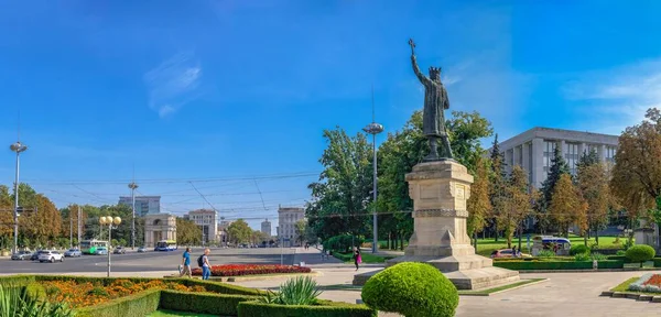 Памятник Штефану Чел Маре Кишиневе — стоковое фото