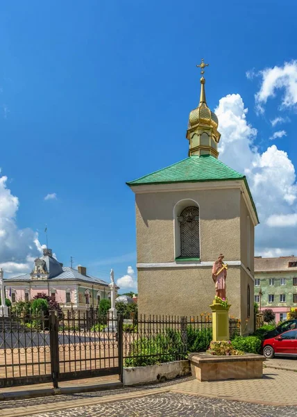 Zolochiv ウクライナ06 2021 ウクライナのリヴィウ地方ゾロチフの復活教会 晴れた夏の日に — ストック写真