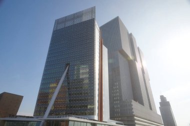 KPN binası ve Rotterdam cephesi