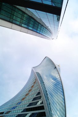 Yeni Moskova 'nın merkezindeki aynalı gökdelenler