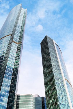 Yeni Moskova 'nın merkezindeki aynalı gökdelenler