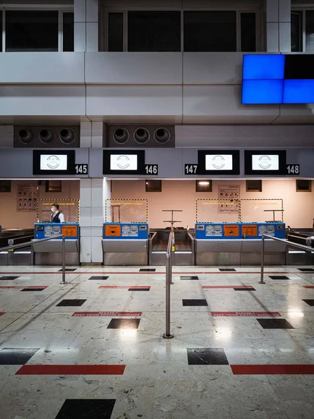 Μέσα Στην Αίθουσα Αναμονής Του Αεροδρομίου Χωρίς Ανθρώπους — Φωτογραφία Αρχείου