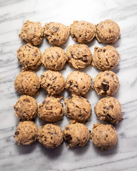 Raw Chocolate Chip Cookie Dough Balls — Stock Photo, Image