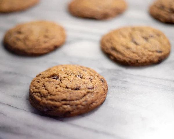 Choklad Chip Cookies Vit Marmor — Stockfoto