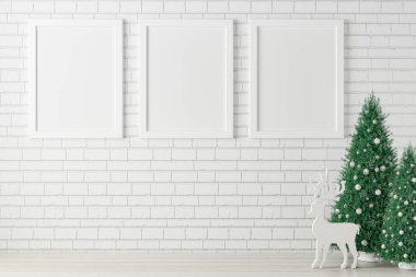 Yılbaşı dekorasyonlu bir poster çerçevesi..