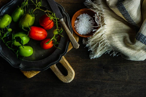 Çiğ Salata Taze Organik Domates Malzemeleri — Stok fotoğraf