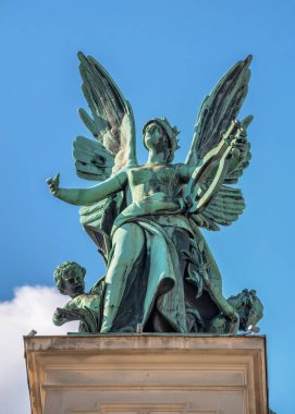 Lviv, Ukrayna 07.07.2021. Solomiya Krushelnytska Lviv Devlet Akademik Tiyatrosu Ukrayna 'da güneşli bir yaz gününde