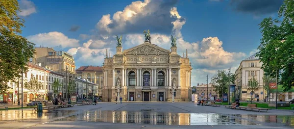 Lviv Oekraïne 2021 Solomiya Krushelnytska Lviv State Academic Theatre Van — Stockfoto